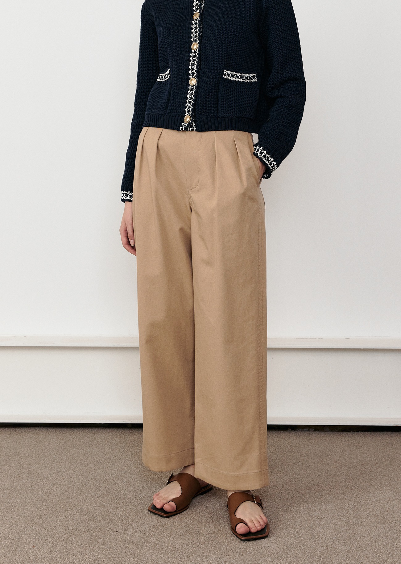 Cropped two-tuck cotton pants - Beige